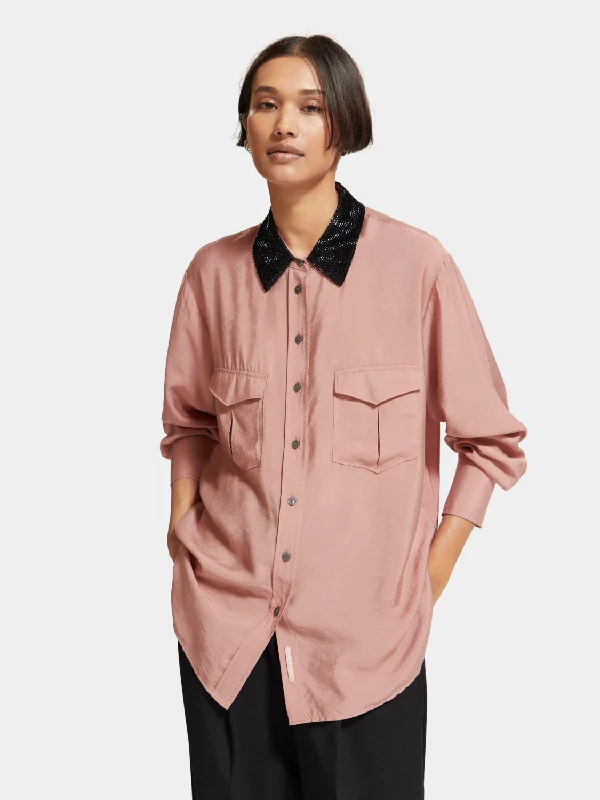 Relaxed-fit shirt with beaded collar